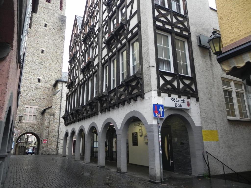Arkade room 6